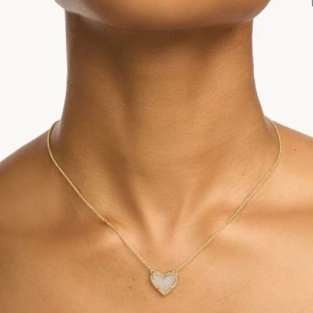NWOT Kendra Scott Ari Heart Iridescent Drusy Gold Pendant Necklace - Picture 4 of 11